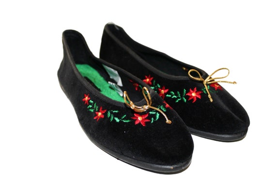 Vintage Christmas Poinsettia Loafers| Black Velve… - image 3