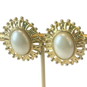 Vtg Gold Pearl Clip On Earrings Statement Fashion Costume Jewelry Royal Core