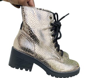 Y2K Metallic Gold Combat Boots Womens Size 7 Lace Up Zip Chunky Textured Shiny