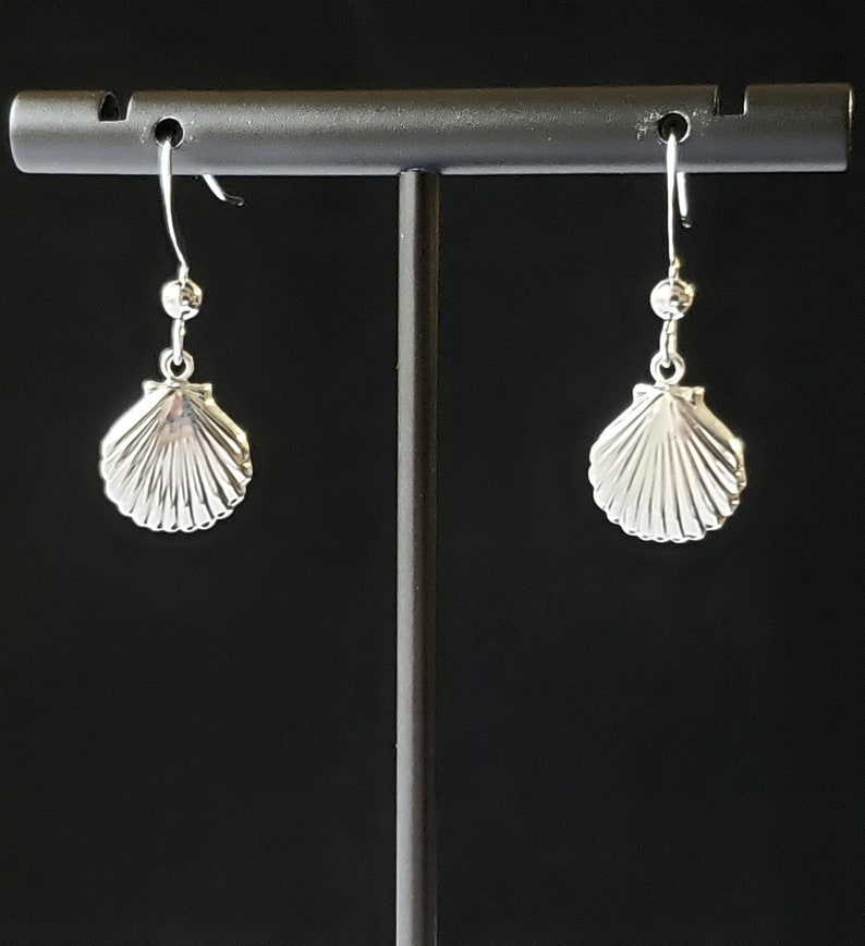 Orecchini Pendenti A Conchiglia Di Capesante In Argento 925 – Fatti A Mano – Drop Shells