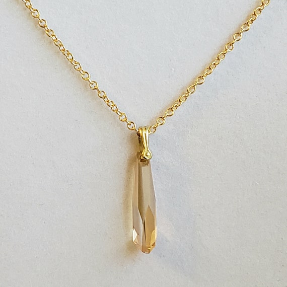 Swarovski(R) Crystal Passions Leaf Necklace Gold-filled with Teardrop Pendant Swarovski(R) Crystal Passions Leaf Necklace Gold-filled with Teardrop Pendant