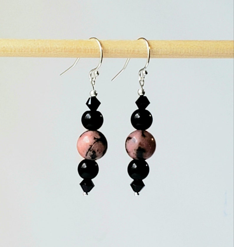 Toggle Clasp Black Agate White Quartz Beaded Gemstone Necklace with Antique 925 Sterling Silver Bead End Caps Black and White Ball
