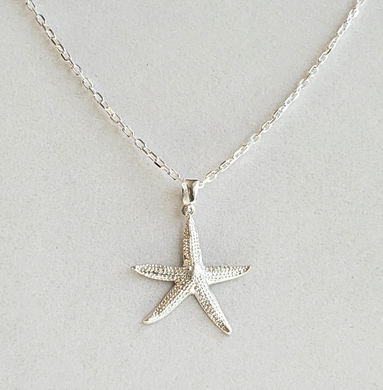 Starfish Pendant Necklace in Hammered 925 Sterling Silver | Etsy