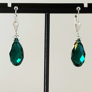 Emerald Green Faceted 17mm Teardrop Briolette Earrings by Crystal Passion's and 925 Sterling Silver Leverbacks in Shell Motif