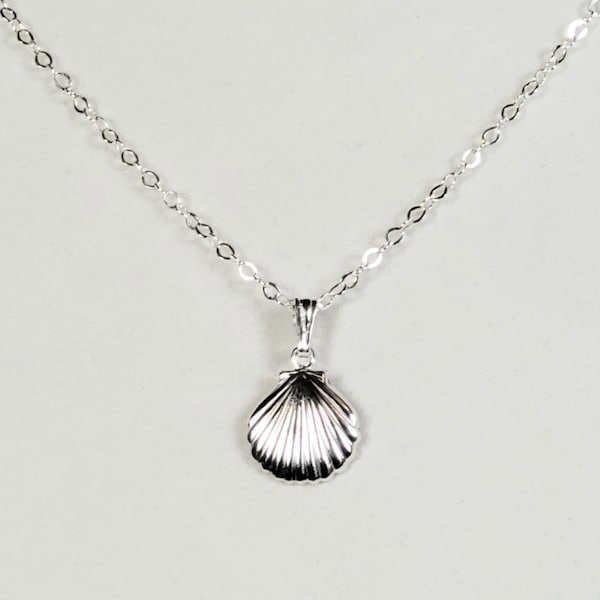 925 Sterling Silver Scallop Shell Pendant, Necklace with 925 Sterling Silver Flat Oval Cable Chain & 925 Sterling Silver Lobster Clasp