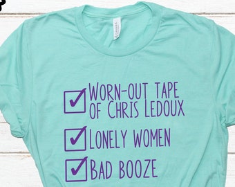 Camiseta de Garth Brooks, camiseta "Mucho demasiado joven para sentir esta maldita vieja", camiseta de amor, camiseta clásica de country, Chris LeDoux, mujeres solitarias y alcohol de mala calidad