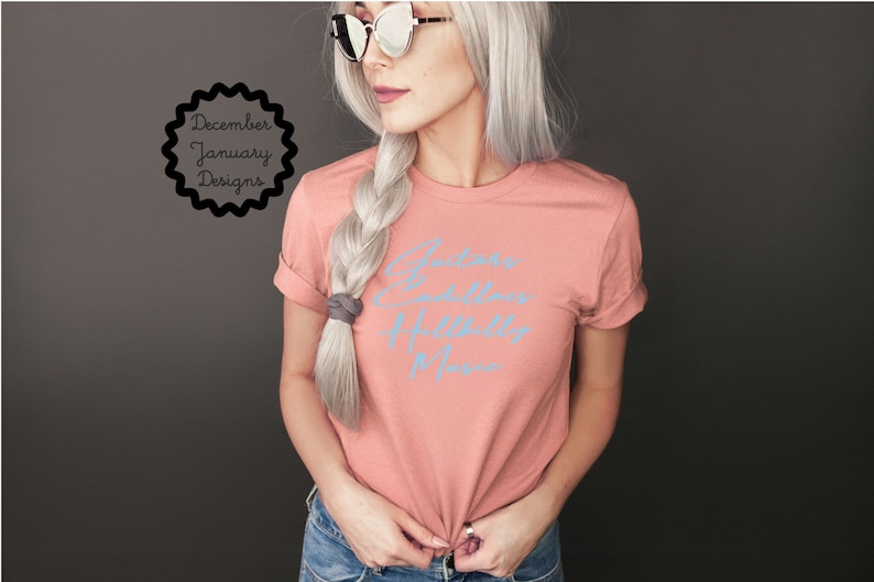 Puede incluir: Una camiseta rosa claro con el texto "Future Grandkids Already Love Me" en letras azul claro.