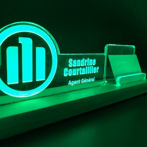 Personalisierter Insurance Agent - Banker - Finanzreferent LED Licht Schreibtisch Namensschild und Visitenkartenhalter. Holz und Acryl.
