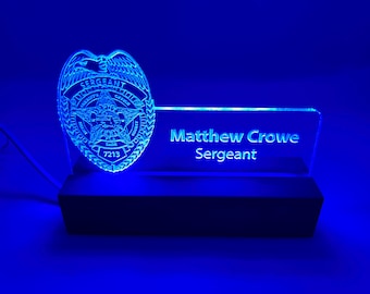 Placa de identificación de escritorio con luz LED personalizada de policía, sheriff y agente del orden.