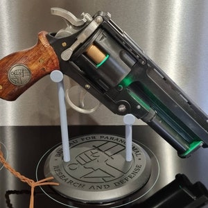 HellBoy DIY Good Samaritan Display Stand / accessories