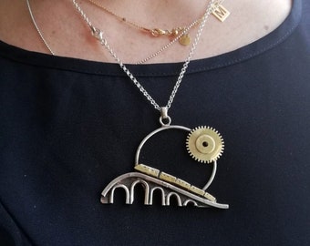 Train on the bridge - Necklace on the journey with gears Necklace art.328