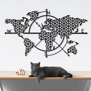 Bussola con mappa del mondo in metallo XL, decorazione da parete in metallo, opera d'arte, arte da parete con mappa del mondo, arte in metallo, decorazione da parete (48x27 pollici/ 118x68 cm)