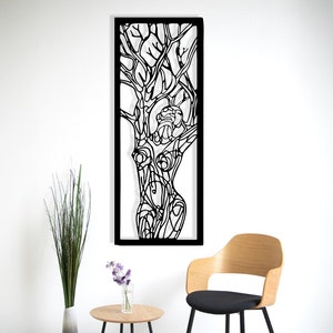 Donna minimalista con linea artistica: decorazione da parete in metallo raffigurante l&#39;albero della vita