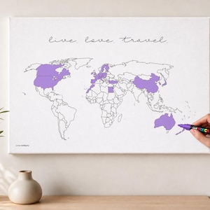 Weltkarte „Live Love Travel“ zum Ausmalen & Pinnen – Leinwand mit Wunschtitel, Geschenk für Paare