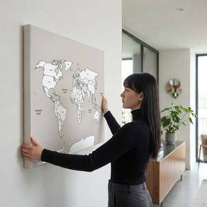 Weltkarte mit Ländernamen & Hauptstädten zum Ausmalen – Reisekarte auf Leinwand mit Antarktis, personalisierbar