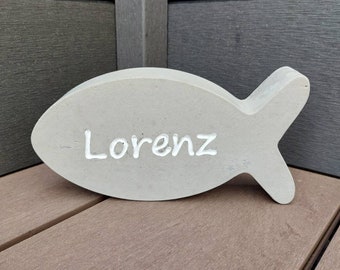 Personalisierter Beton-Fisch mit Name zur Taufe oder Kommunion