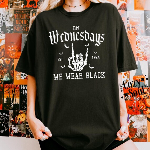 CAMISETA DEL MIÉRCOLES/ El miércoles vestimos de negro/ Camiseta