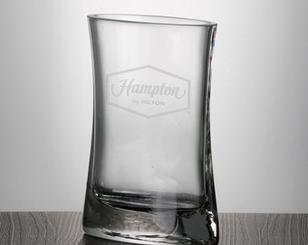 Vase Passion en cristal 5 3/4"L x 7 3/4"H Personnalisé gravé et personnalisé