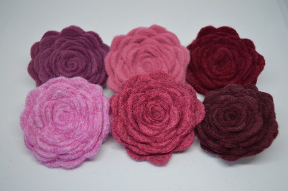 Felt Flower Brooch, Felted Brooch, Floral Felt Pin, Flower Lapel Pin, Felt Pink Flower, Flower Embellishment, Floral Accessories, Pink Pins