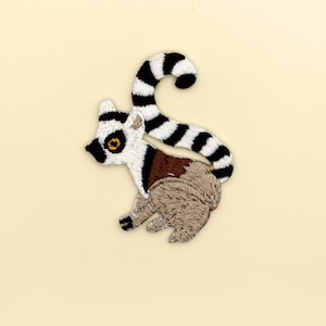 Lemur Iron-On Patch/Nature Animal Badge/Lemur Badge/Decorative Patch/DIY Embroidery/Embroidered Applique/Cute Patch/Animal Lover Gift