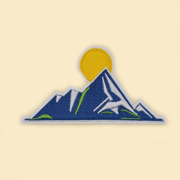 Iron-On Mountain Sun Patch/Outdoor Enthusiast Gift/Hiking Badge/Nature-Inspired/Embroidered Applique/Nature Lover Gift/Backpack Accessory