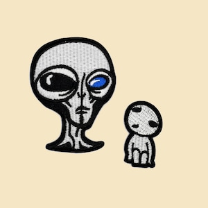 Alien Head Iron On Patch/Alien Badge/ET Patch/DIY Embroidery/Decorative Patch/Embroidered Applique/Applique Motif/Ufo ET Lover Gift