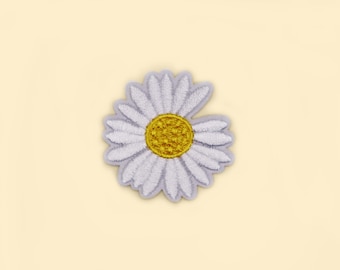 Iron-On Daisy Patch –  Flower Badge Embroidered Applique for DIY Crafts & Clothing Decoration