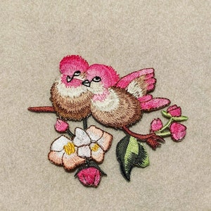 Garden birds iron on patch/birds badge/DIY Embroidery/Decorative Patch/Embroidered Applique/birds lover/Applique Motif/valentines image 3