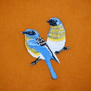 Iron-On Two Eastern BluebirdsPatch/Animal Badge/DIY Embroidery/Decorative Patch/Embroidered Applique/Applique Motif/Garden Birds Lover Gift image 3