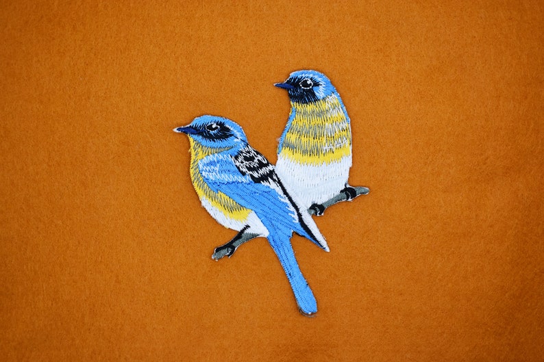 Iron-On Two Eastern BluebirdsPatch/Animal Badge/DIY Embroidery/Decorative Patch/Embroidered Applique/Applique Motif/Garden Birds Lover Gift image 3