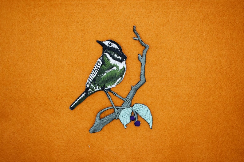 Iron-on Garden Black Green Bird Patch/Garden bird Badge/DIY Embroidery/Decorative Patch/Embroidered Applique/Applique Motif/Birds Lover Gift image 3