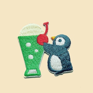 Stick-On Funny Penguins Patch/Animal badge/DIY Embroidery/Decorative Patch/Embroidered Applique/Applique Motif/Accessory Badge/Penguin Lover
