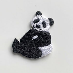 Adorable écusson panda thermocollant/Badge animal/DIY/Accessoire décoratif/Applique brodé/Motif appliqué/Accessoire/AutocollantsCadeau pour amoureux des pandas image 2