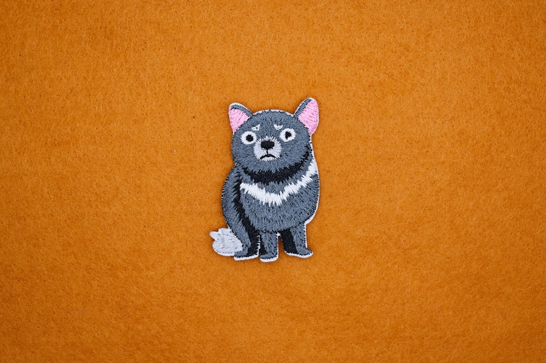 Iron-On Tasmanian Devil Patch/Australia Animal Badge/Decorative Patch/DIY Embroidery/Embroidered Applique/Cute Patch/Animal Lover Gift image 3