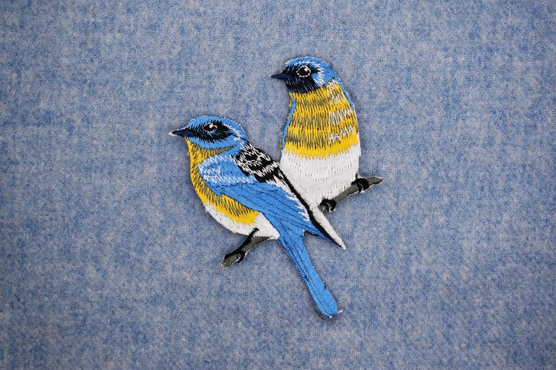 Iron-On Two Eastern BluebirdsPatch/Animal Badge/DIY Embroidery/Decorative Patch/Embroidered Applique/Applique Motif/Garden Birds Lover Gift image 4