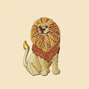 Iron-On Lion Patch/Animal Badge/DIY Embroidery/Decorative Patch/Embroidered Applique/Lion Lover/Applique Motif/Accessory Stickers
