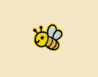 Iron-on Little Yellow Bee Patch/Garden Animal Badge/DIY Embroidery/Decorative Patch/Embroidered Applique/Applique Motif/Bee Lover Gift