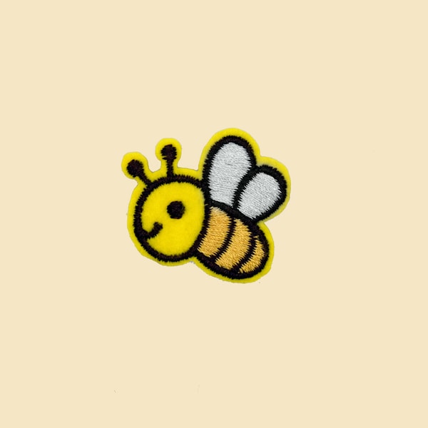 Iron-on Little Yellow Bee Patch/Garden Animal Badge/DIY Embroidery/Decorative Patch/Embroidered Applique/Applique Motif/Bee Lover Gift