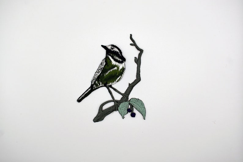 Iron-on Garden Black Green Bird Patch/Garden bird Badge/DIY Embroidery/Decorative Patch/Embroidered Applique/Applique Motif/Birds Lover Gift image 2