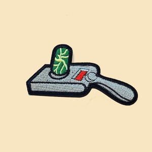 Portal Gun Iron-On Patch/Fanart Inspired/Sci-Fi Animation Badge/DIY Embroidery/Decorative Patch/Animation Lover Gift/Sci-Fi Lover Gift