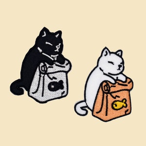 Écusson thermocollant chat noir et blanc – appliqué animal brodé pour travaux manuels et cadeaux pour amoureux des chats