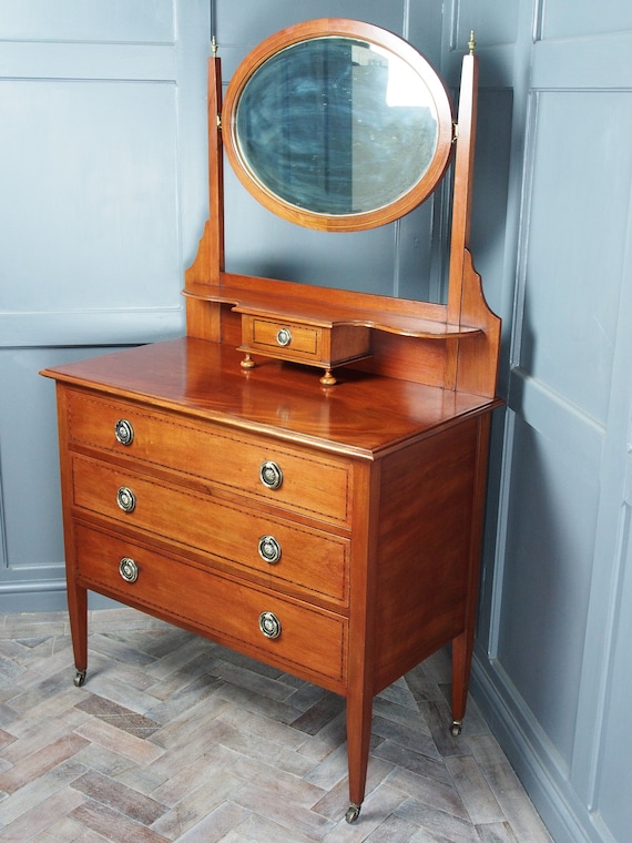 chest of drawers dressing table