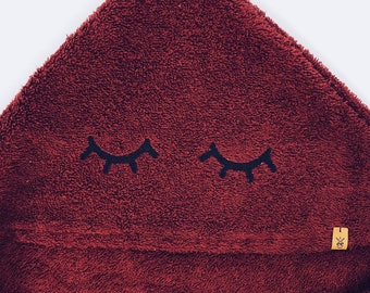 Hooded towel "Sleepy Eyes" in Bordeaux Red, customizable