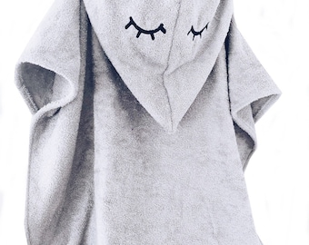 Badeponcho "Sleepy Eyes" in Grau