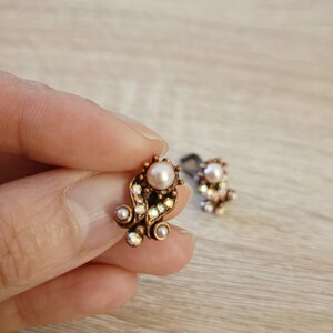 Vintage earrings | Clip-on | Vintage jewelry | Faux cultured pearls and rhinestones | Handmade