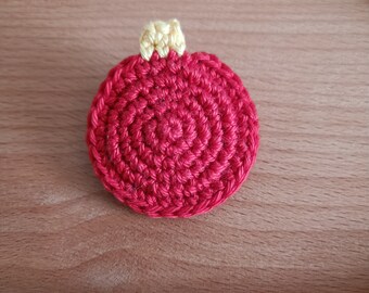 Broche boule de Noël | Boule rouge | Accessoire | Noël | Bijou crochet rembourré