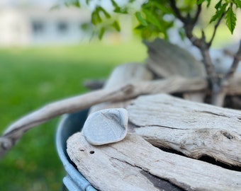 Flat side shaped Beach tumbled gray stones / zen rock supply/ terrariam specimen art garden mosaic