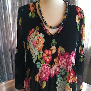 Custom Couture L black and multi colored floral tunic with multi colored necklace 1753