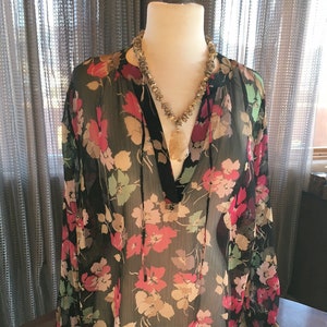 Custom Couture 3X Black sheer floral blouse with khaki quartz and shell custom necklace 1362 image 1