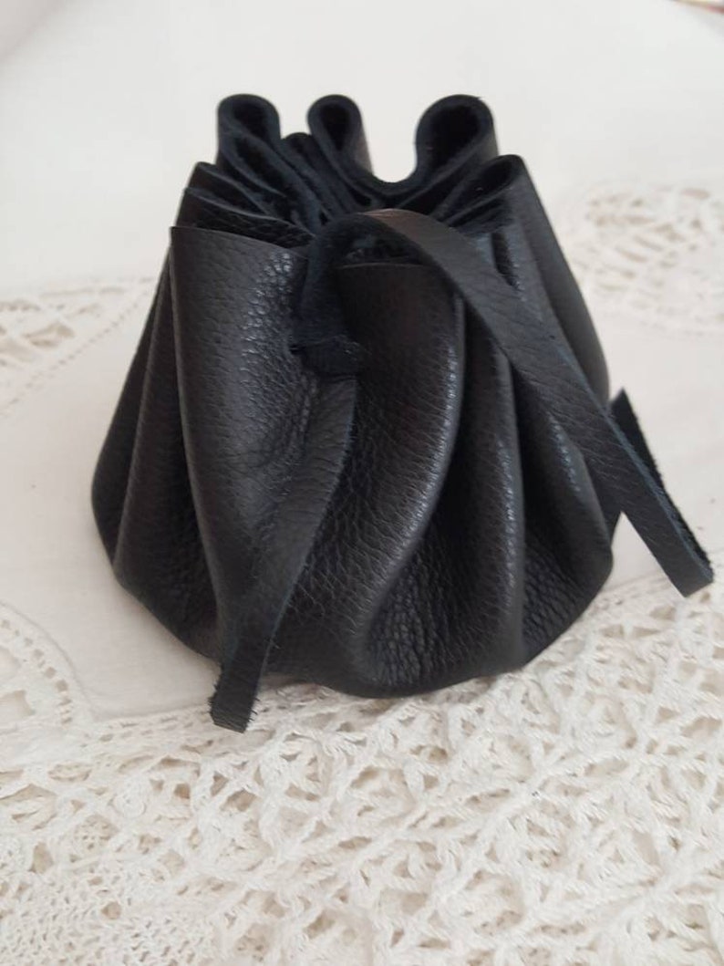 Medieval purse in smooth black leather image 1